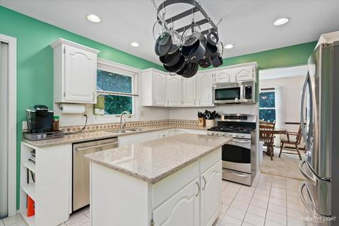 235 Brookside Dr, Elgin, IL 60123 photo 6
