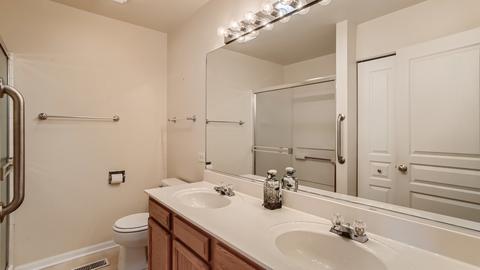 972 Mesa Dr, Elgin, IL 60123 photo 9