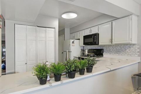 466 Buckeye Dr, Wheeling, IL 60090 photo 4