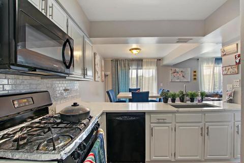 466 Buckeye Dr, Wheeling, IL 60090 photo 5