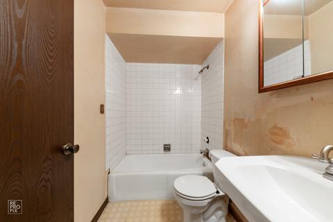56 Devonshire Cir, Elgin, IL 60123 photo 6