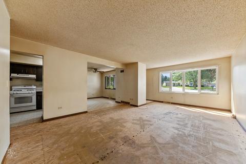 56 Devonshire Cir, Elgin, IL 60123 photo 3