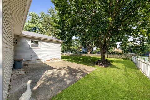 56 Devonshire Cir, Elgin, IL 60123 photo 10