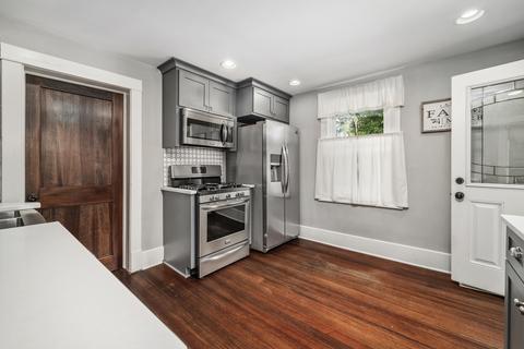 204 E 2nd St, Lockport, IL 60441 photo 5