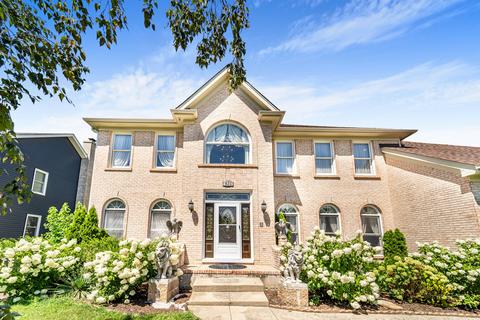 830 Donna Ave, Aurora, IL 60505 photo 1