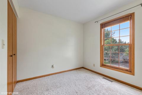 1402 Channel Beach Ave, Johnsburg, IL 60051 photo 8
