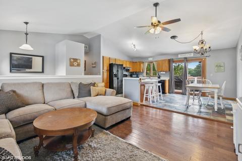 1402 Channel Beach Ave, Johnsburg, IL 60051 photo 2