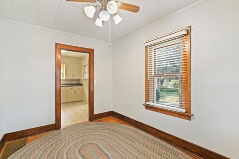 1015 Carr St, Elgin, IL 60123 photo 8