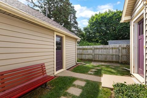 1015 Carr St, Elgin, IL 60123 photo 26