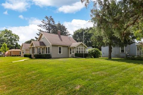 1015 Carr St, Elgin, IL 60123 photo 4