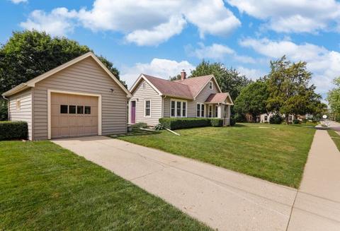 1015 Carr St, Elgin, IL 60123 photo 3