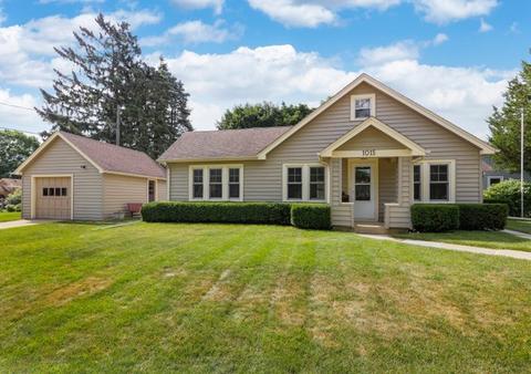 1015 Carr St, Elgin, IL 60123 photo 1