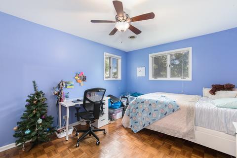 838 E Grant Dr, Des Plaines, IL 60016 photo 14