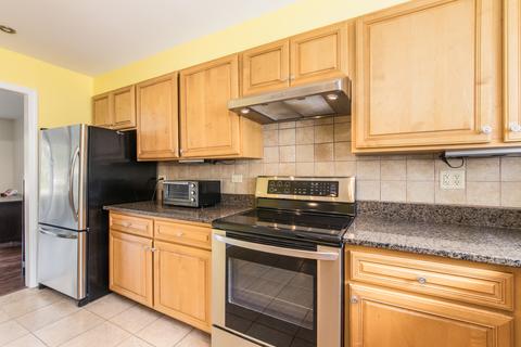 838 E Grant Dr, Des Plaines, IL 60016 photo 8