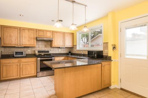 838 E Grant Dr, Des Plaines, IL 60016 photo 9
