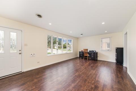 838 E Grant Dr, Des Plaines, IL 60016 photo 5