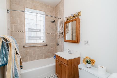 1233 E 53rd St #3, Chicago, IL 60615 photo 17