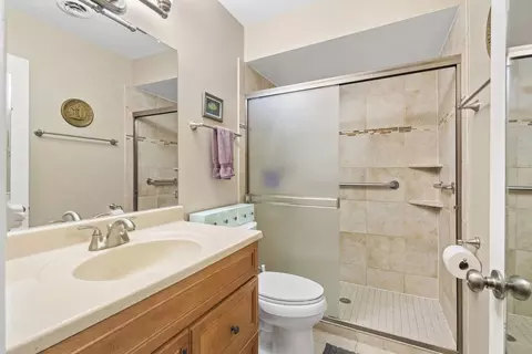 2425 Central St #3B, Evanston, IL 60201 photo 11