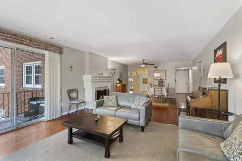 2425 Central St #3B, Evanston, IL 60201 photo 5