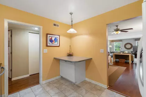 2425 Central St #3B, Evanston, IL 60201 photo 8