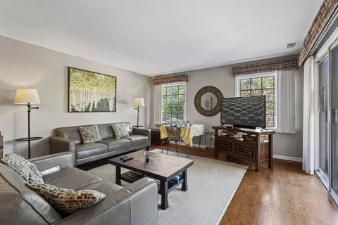 2425 Central St #3B, Evanston, IL 60201 photo 4
