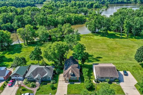 727 E Main St, Ottawa, IL 61350 photo 2