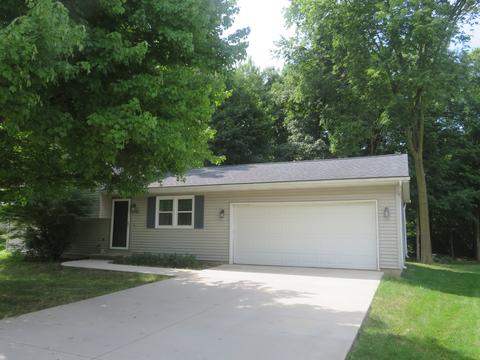 2702 Persimmon Pl, Bloomington, IL 61701 photo 1