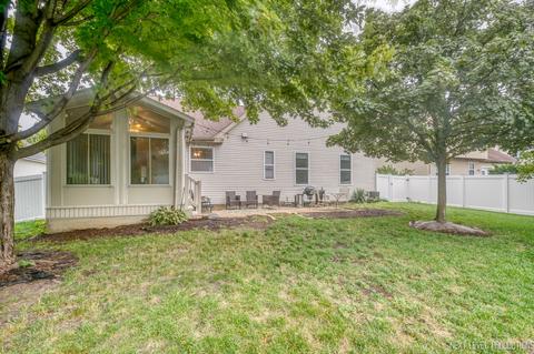 11604 S Olympic Dr, Plainfield, IL 60585 photo 3