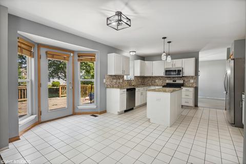 5215 Brighton Ln, Plainfield, IL 60586 photo 8