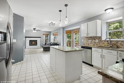 5215 Brighton Ln, Plainfield, IL 60586 photo 7