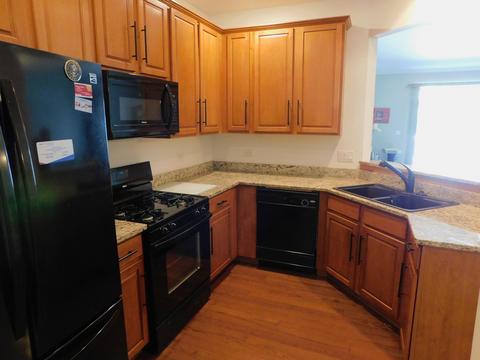 1621 Captiva Dr, Aurora, IL 60504 photo 3