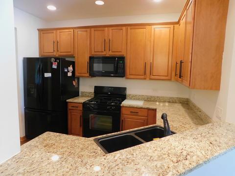 1621 Captiva Dr, Aurora, IL 60504 photo 2
