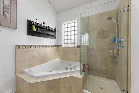 471 E Bowen Ave #4, Chicago, IL 60653 photo 29