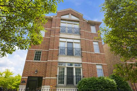 471 E Bowen Ave #4, Chicago, IL 60653 photo 2