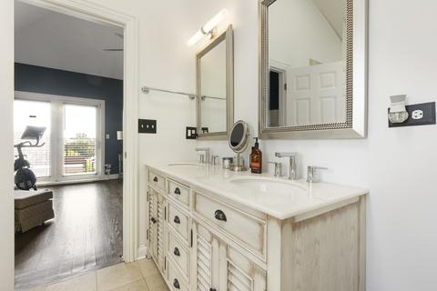 471 E Bowen Ave #4, Chicago, IL 60653 photo 24