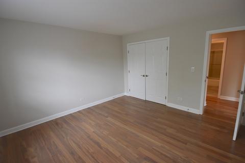 215 Windsor Ln #D, Willowbrook, IL 60527 photo 16