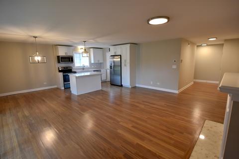 215 Windsor Ln #D, Willowbrook, IL 60527 photo 4