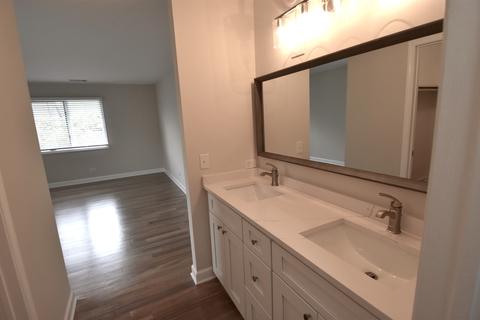 215 Windsor Ln #D, Willowbrook, IL 60527 photo 14