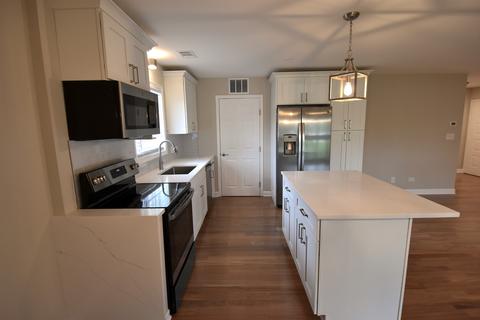 215 Windsor Ln #D, Willowbrook, IL 60527 photo 5