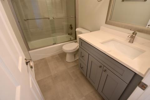 215 Windsor Ln #D, Willowbrook, IL 60527 photo 10