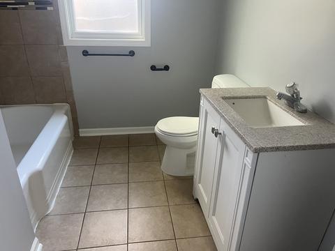 1018 Jackson St, Aurora, IL 60505 photo 10