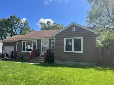1018 Jackson St, Aurora, IL 60505 photo 1