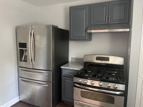 1018 Jackson St, Aurora, IL 60505 photo 4