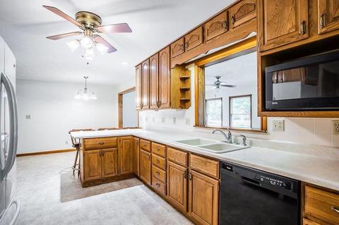 101 Harter Ln, Normal, IL 61761 photo 4