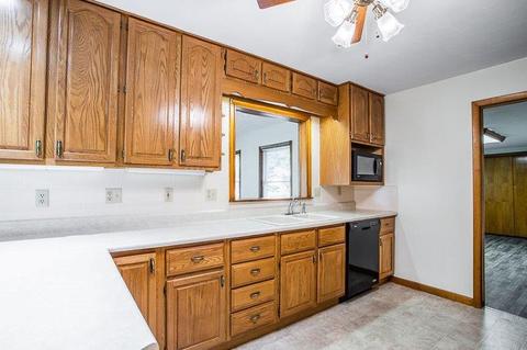 101 Harter Ln, Normal, IL 61761 photo 3