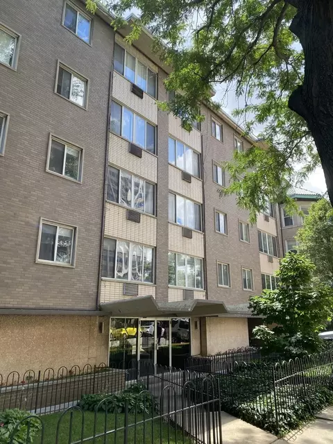 539 W Stratford Pl #410, Chicago, IL 60657