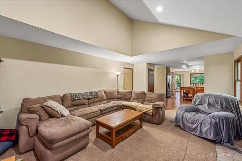 219 Valley Dr, Oakwood Hills, IL 60013 photo 13