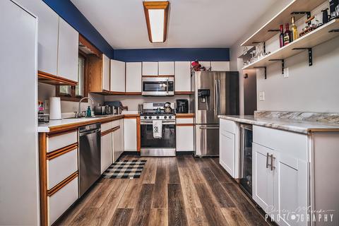 1018 Hooks Ln, Mchenry, IL 60050 photo 7