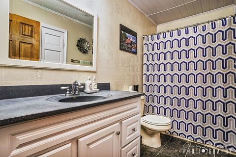 1018 Hooks Ln, Mchenry, IL 60050 photo 11