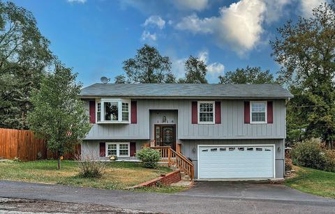 1018 Hooks Ln, Mchenry, IL 60050 photo 2